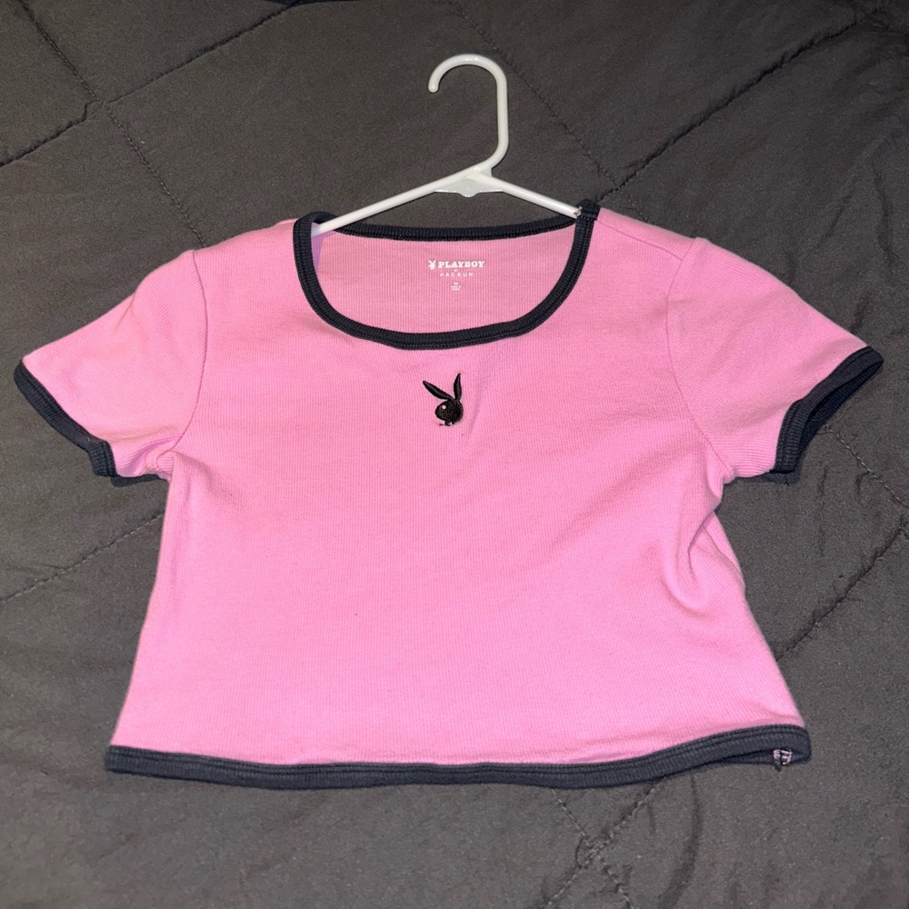 cropped pink playboy tee ❤️